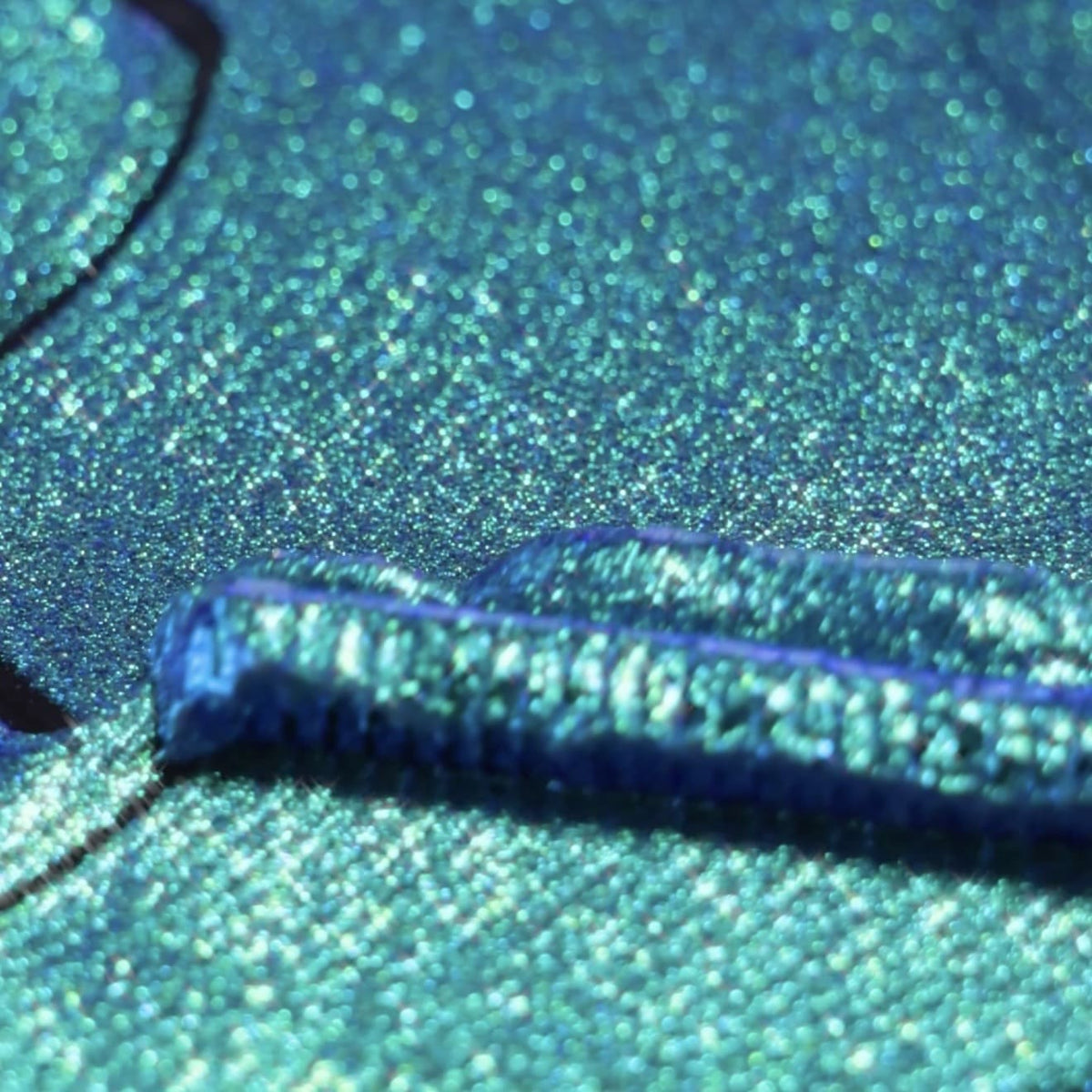 Topper à Cils Irisé — Reflets Multichromes